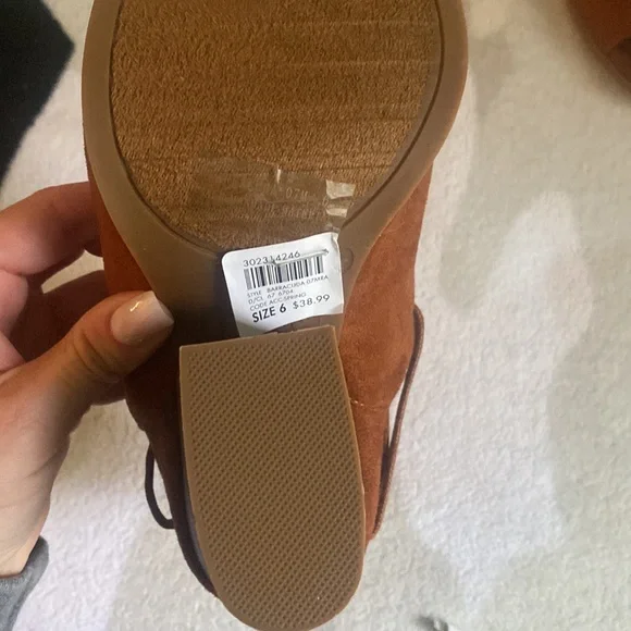 Booties - Picture 4 of 4